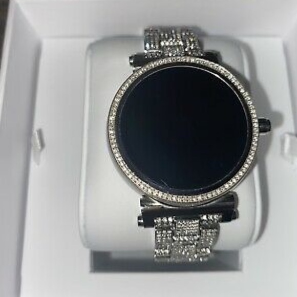 Michael Kors Sophie Smartwatch main image 4